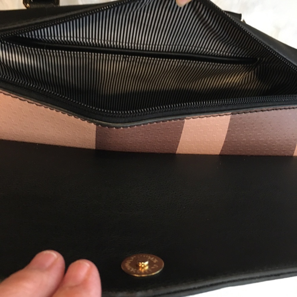 Vegan Leather The Doctor Style Plaid Handbag - Picture 8 of 12